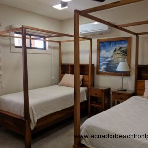 3rd Bedroom with 2 twin beds, AC