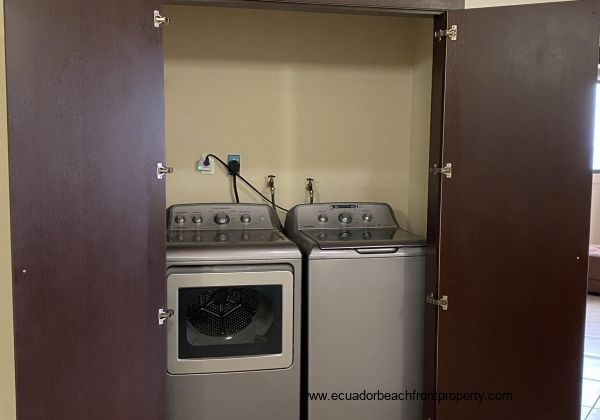 Washer and drier of the dining area.