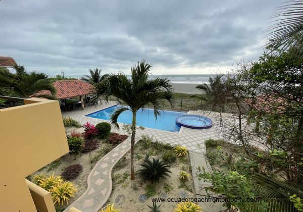Beachfront condo for sale in Ecuador