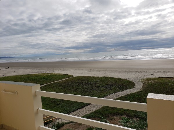 Beachfront condo for sale in Canoa Ecuador