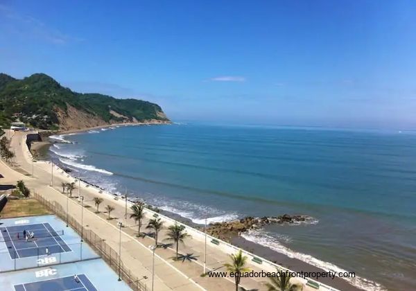 Ocean front condo for sale in Ecuador