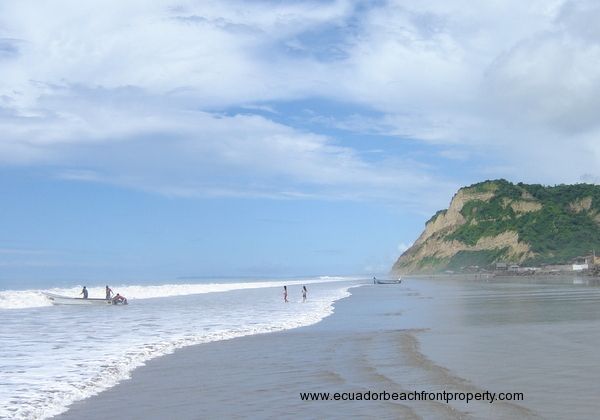 Ensenada del Pacifico condos in San Clemente Ecuador