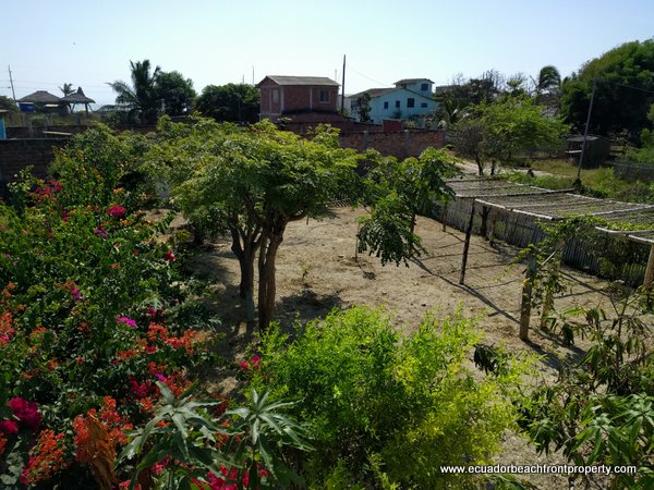 oceanview home for sale in Ecuador