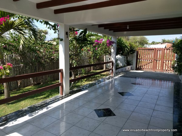 oceanview home for sale in Ecuador