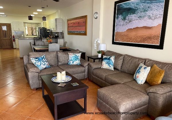 5B - Luxurious BEACHFRONT Condo with Elevator and Pool
