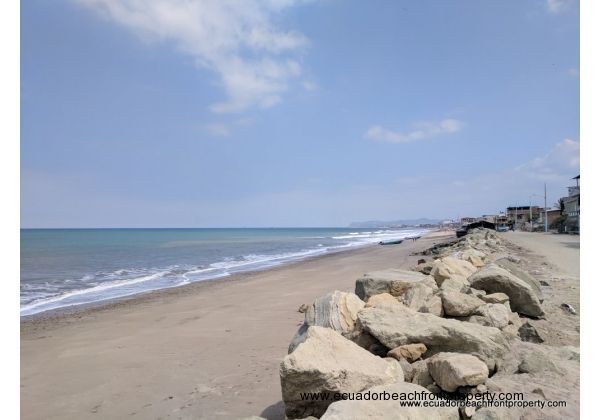 beach house for sale in Crucita