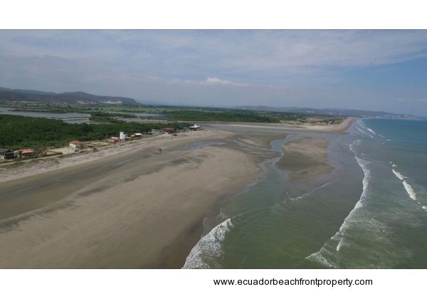Beachfront house for sale at La Boca in Ecuador