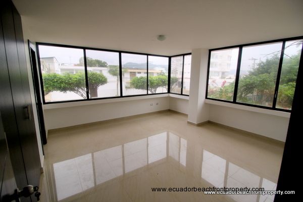 Bahia Ecuador Real Estate