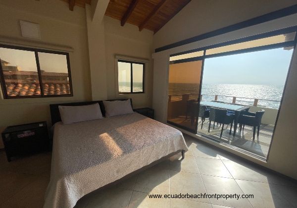 Oceanfront penthouse for sale in Ecuador