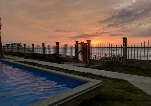 Oceanfront pool