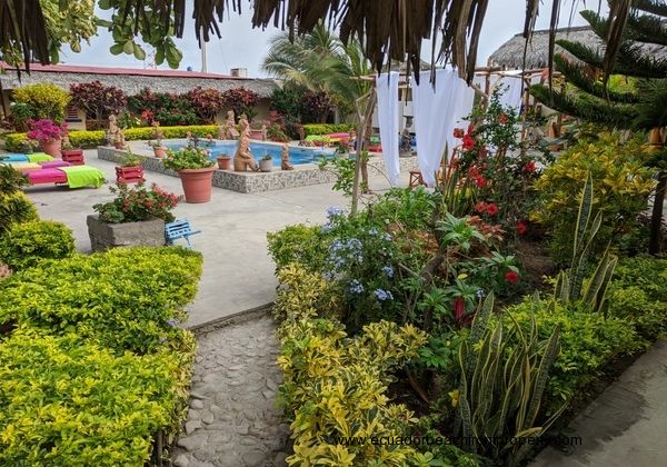 Beachfront hotel with pool and bar for sale in Ecuador