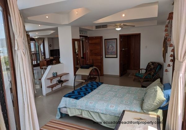 Spacious master ensuite