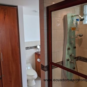 Master ensuite 