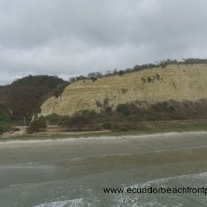 Lot with direct beach access to the beach.