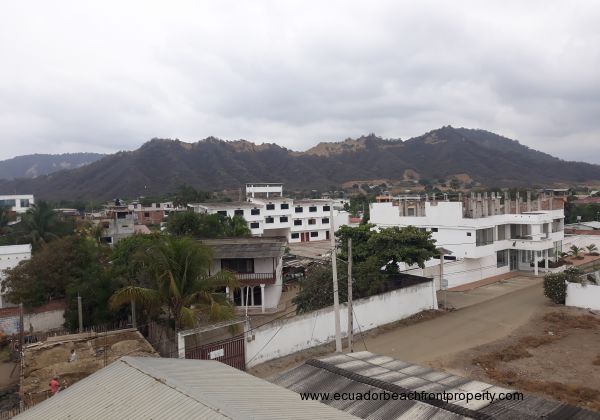 From the roof top terrace you have a 360 degree view all around, even the mountains in the distance. 
