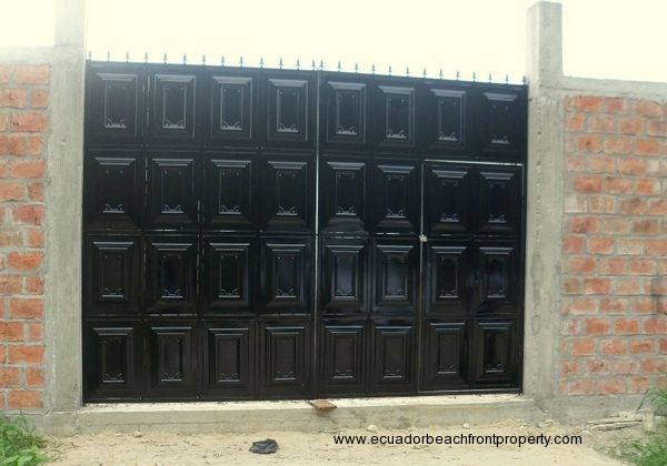 Entryway gate