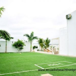 Side view of play area