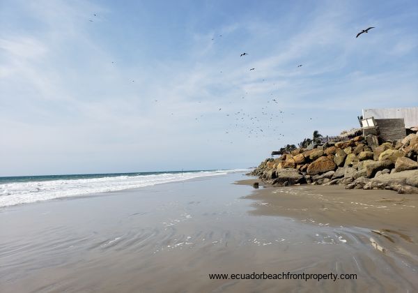 Beachfront land for sale in Crucita