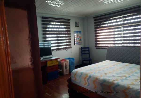 bedroom4