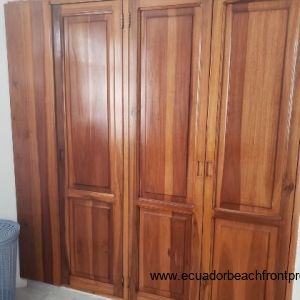 hardwood closets(1)