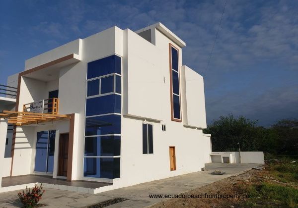 *Sale Pending* White Tower Oceanview Home