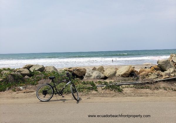 Ocean view land for sale in San Clemente, Ecuador