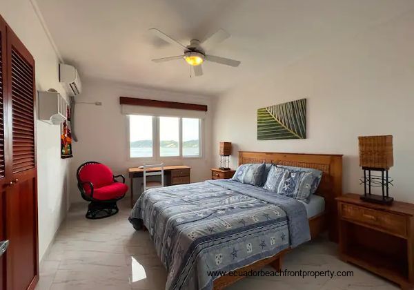 Beachfront condo for sale in Bahia, Ecuador