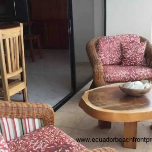 sliding doors between dining area and covered terrace