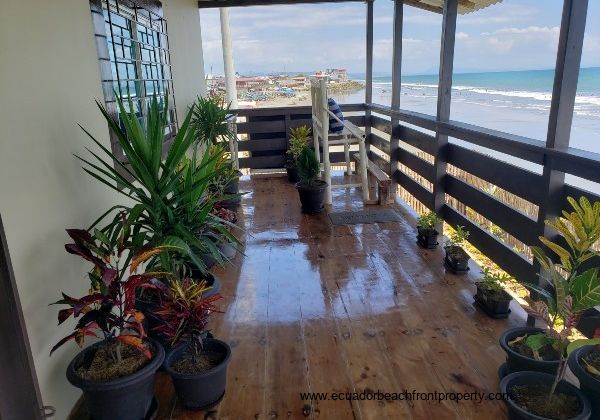 Beachfront balcony on 2nd level