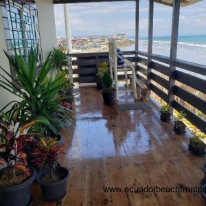 Beachfront balcony on 2nd level