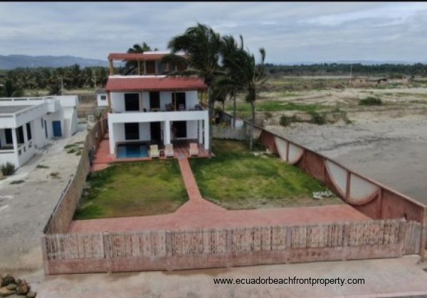Spacious oceanfront lot