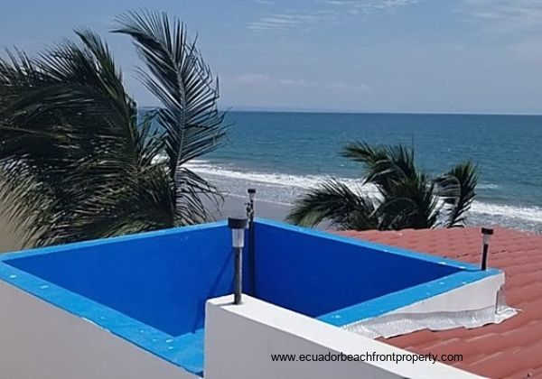Heated tub with an ocean view on 4th level rooftop terrace