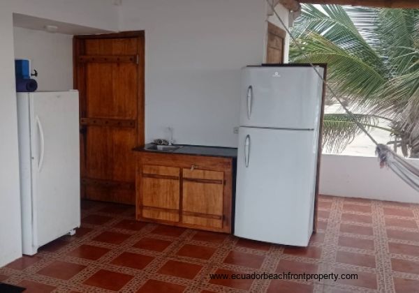 access to 3rd bedroom plus outdoor fridge for entertaining