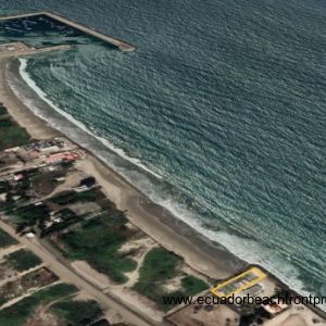 Outline of prroperty (yellow box) showing its proximity to beach and marina