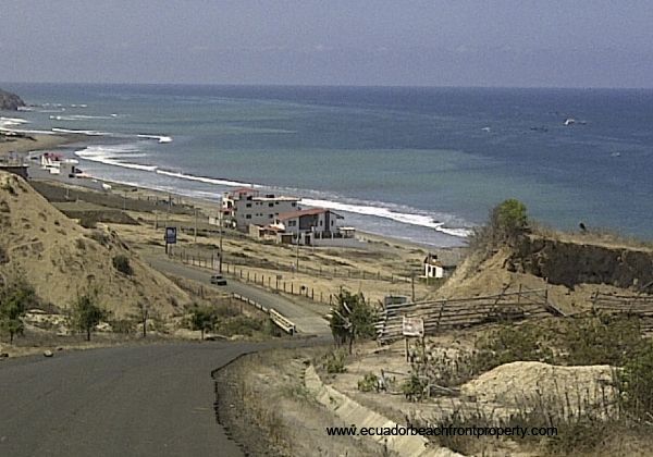 Views of beach on road from Manta