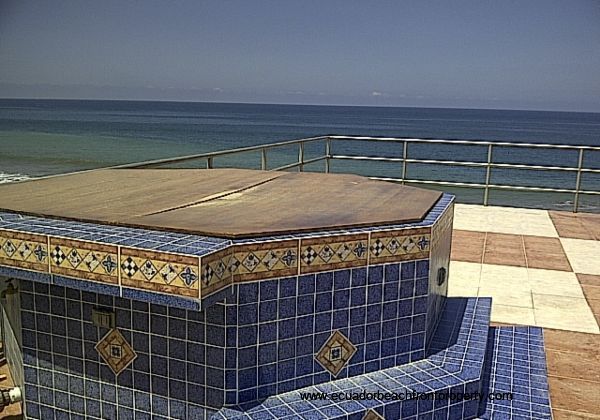 jacuzzi on rooftop