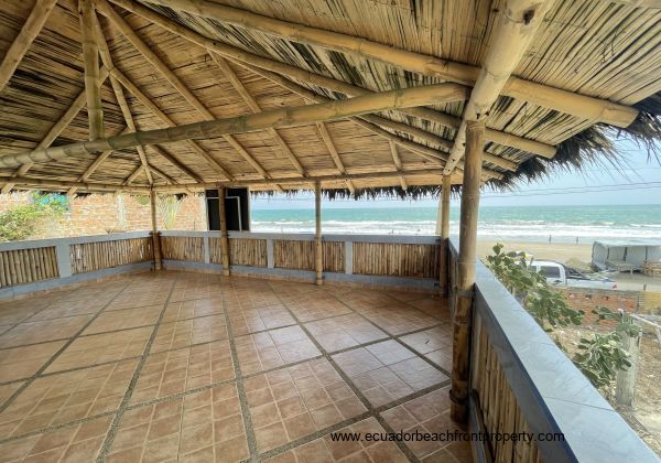Shaded terrace - Beachfront house for sale in Ecuador