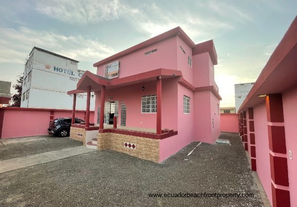 Ocean view house for sale in Ecuador