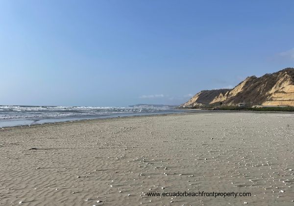 Ocean front lot in Ecuador