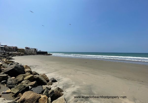 Ocean view hostal and restaurant in San Jacinto, Ecuador