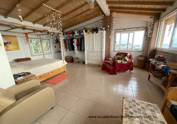 Beachfront home for sale in Ecuador