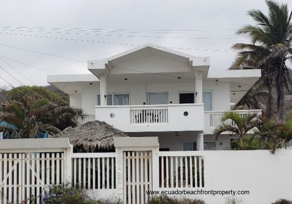 Casa Bella - 5 Bedroom Beachfront 