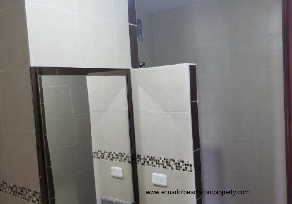 2nd floor guest bath shower
