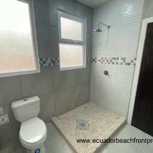 1st floor ensuite bath