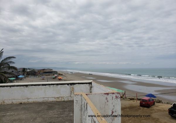 Ocean view fixer upper in Ecuador