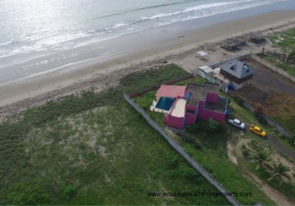 Toes-in-the-sand beachfront experience