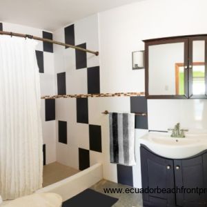  Ensuite bath