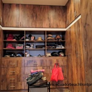 Walk-in closet