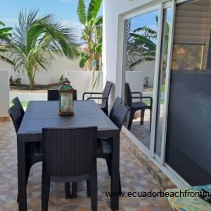 Outdoor dining off the living/dining area