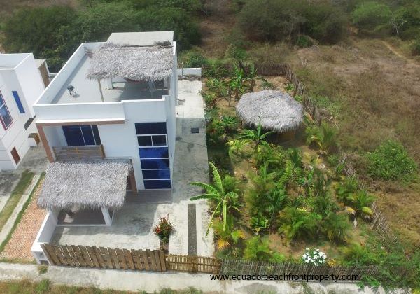 Oceanview home for sale in Ecuador